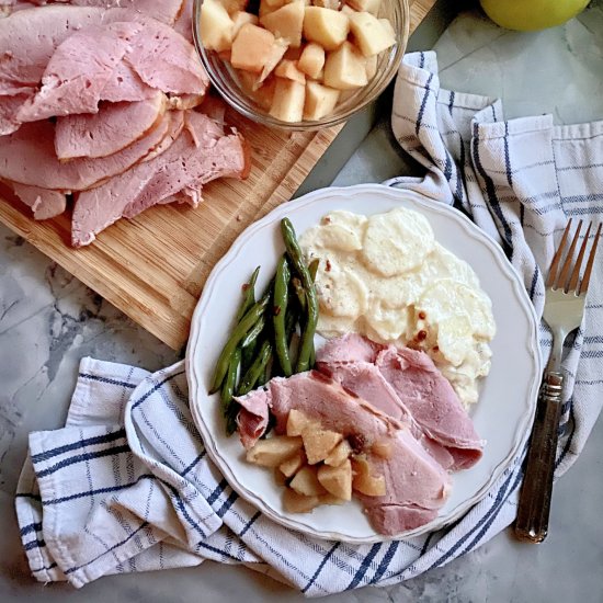 Slow Cooker Ham with Apple Sauce