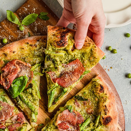 Easy Asparagus Pizza