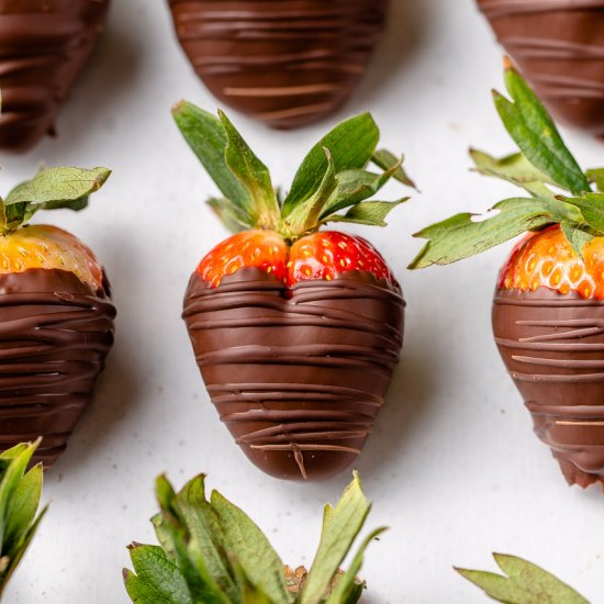 Easy Chocolate Covered Strawberries