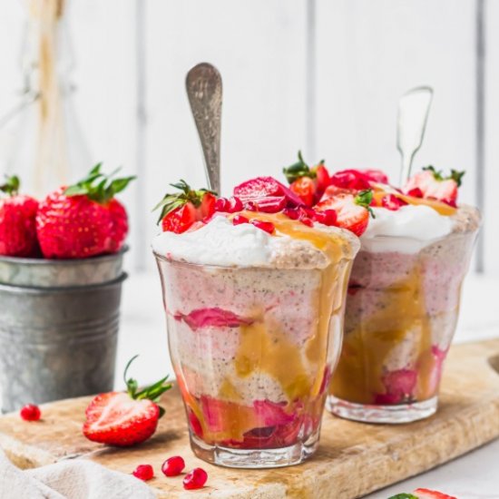 Strawberry Rhubarb Oat Jars