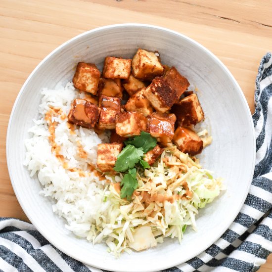 Crispy Tofu with Thai Peanut Sauce