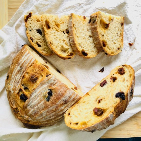 Sourdough sun-dried tomato bread