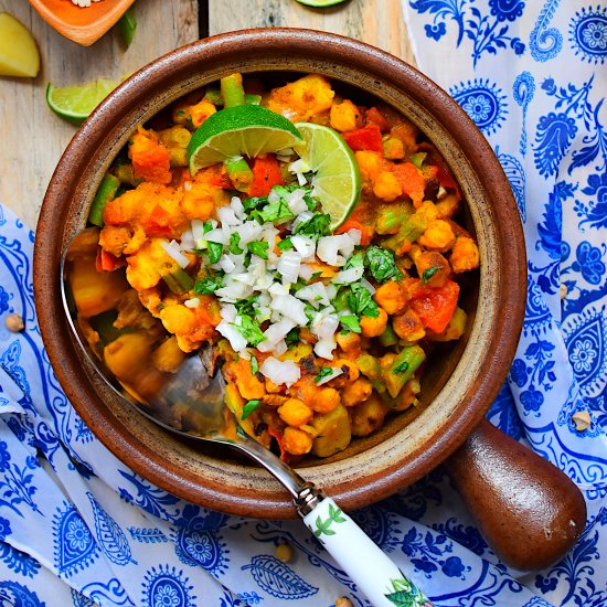 Burmese Chickpea & Potato Curry