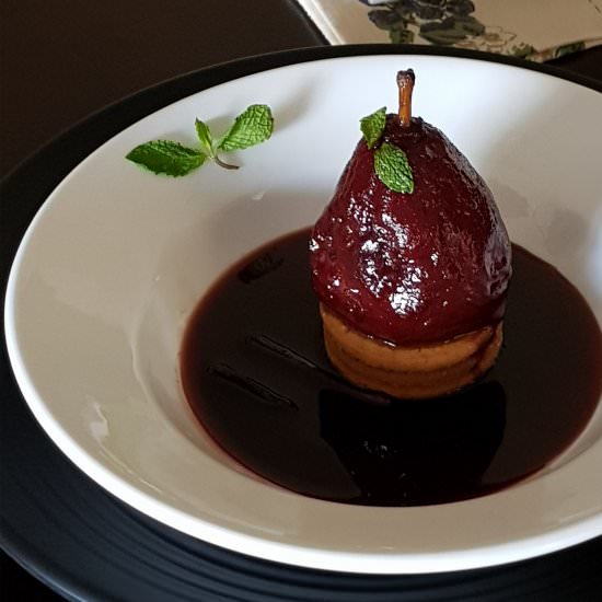 POACHED PEARS IN RED WINE