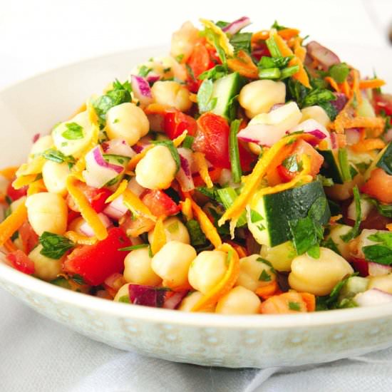 Healthy and Light Chickpea Salad