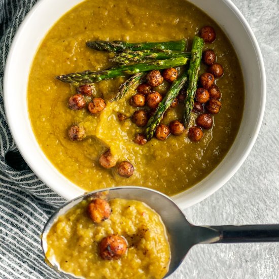 Asparagus soup & crunchy garbanzos