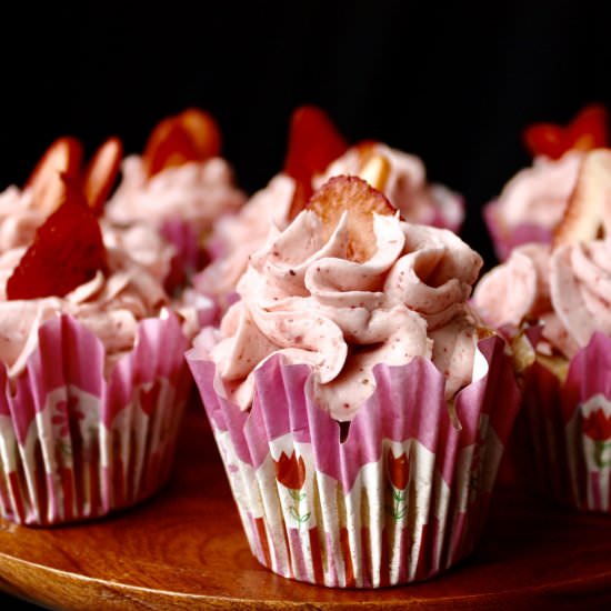 Strawberry Daiquiri Cupcakes