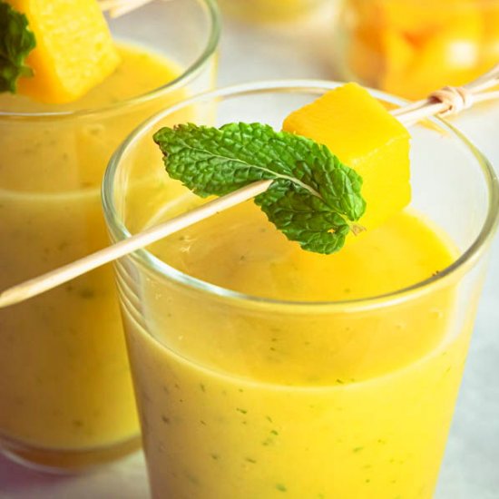 Mango-Pineapple Smoothies