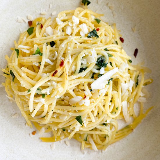 Spaghetti with Olive Oil and Garlic