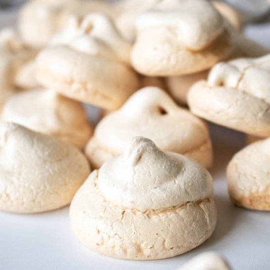 3 Ingredient Baked Meringue Cookie