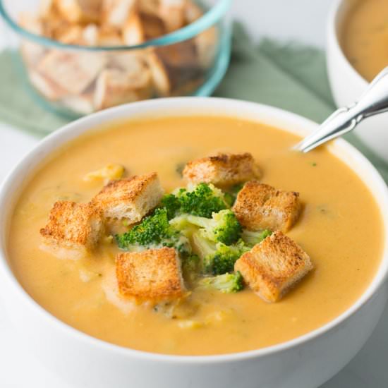 Vegan Broccoli Cheddar Soup