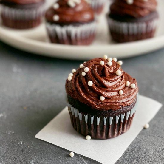 The Best Moist Chocolate Cupcakes