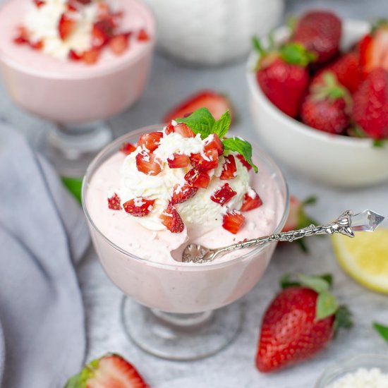 QUICK STRAWBERRY MOUSSE (NO GELATIN