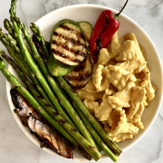 plant-based mac & cheese & veggies