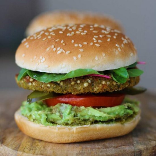 Broccoli-Quinoa Burger