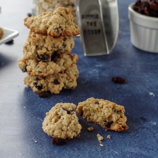 Easy Oatmeal Raisin Cookies