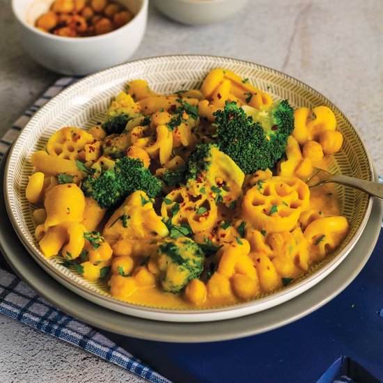 Creamy Curry Pasta with Chickpeas