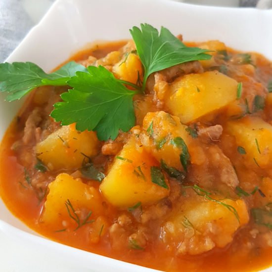 BEEF AND POTATO STEW