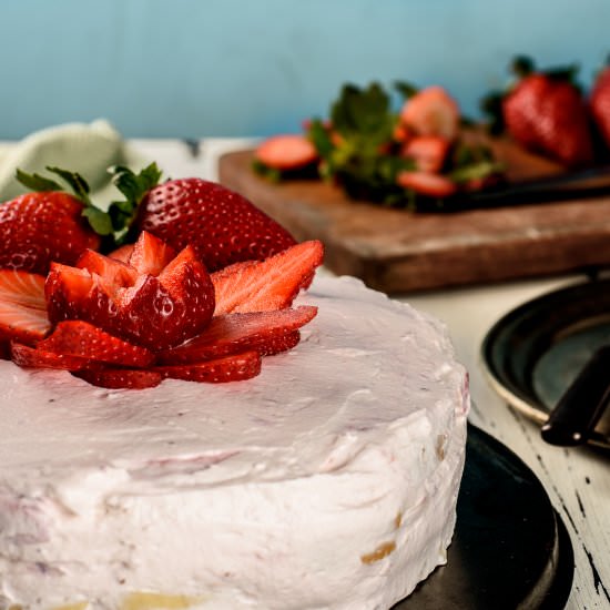 Strawberry Lemonade Cake