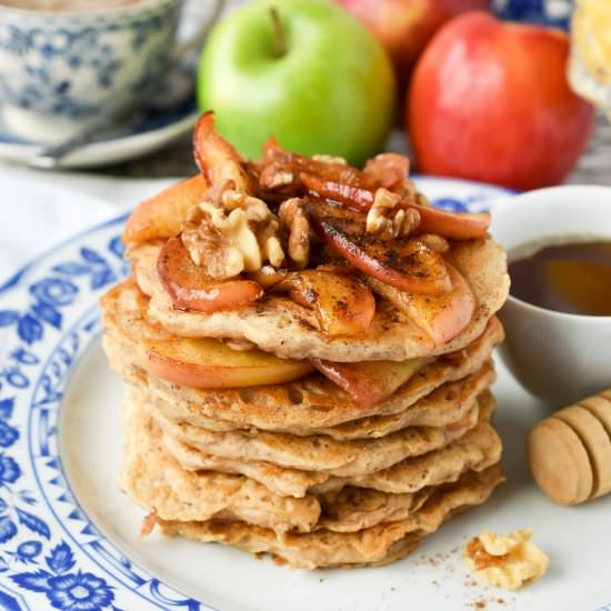 Easy Vegan Apple Cinnamon Pancakes