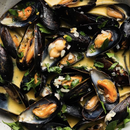 Steamed Mussels in White Wine