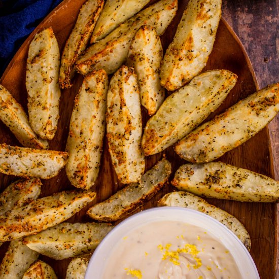 Crispy Potato Wedges with Dip