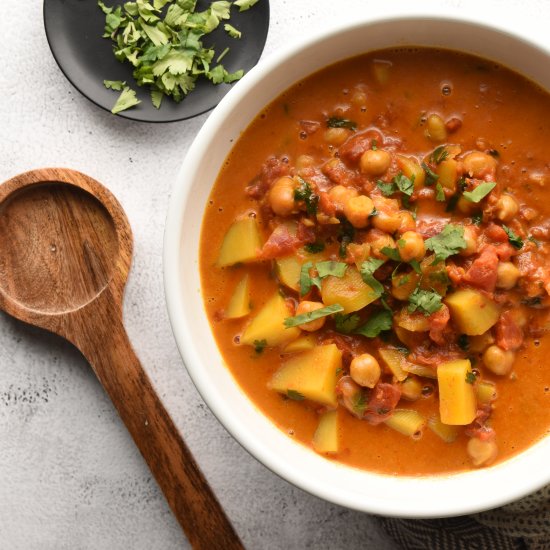 Creamy Tomato Vegan Curry