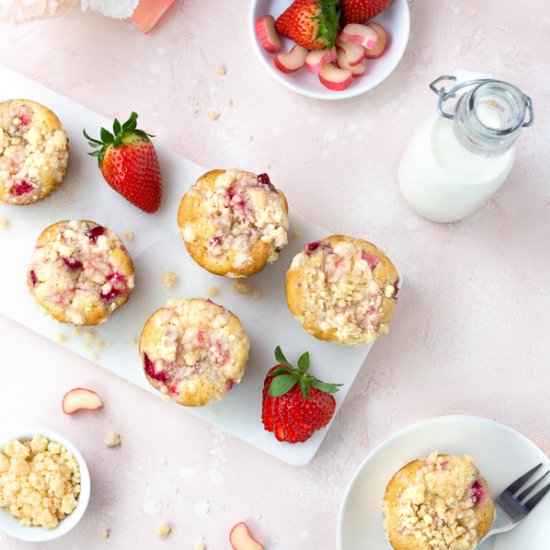 Strawberry Rhubarb Streusel Muffins