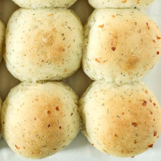 Italian Herb Dinner Rolls