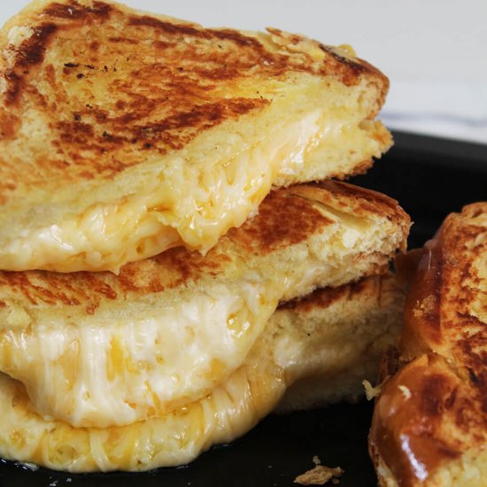 Grilled cheese sandwich