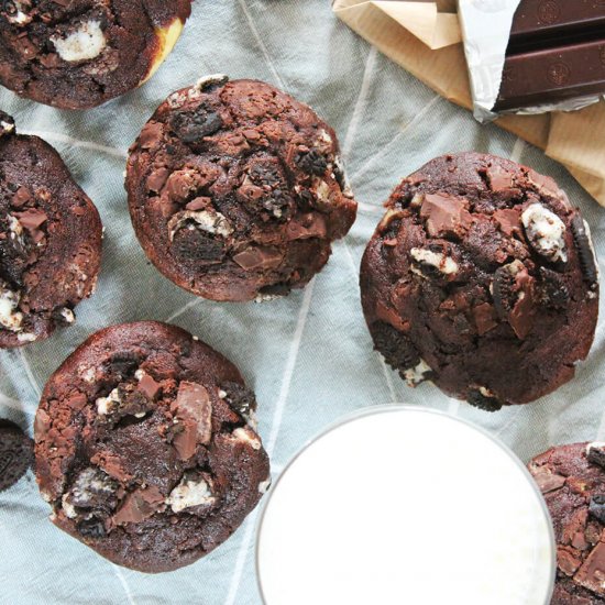 Chocolate oreo muffins