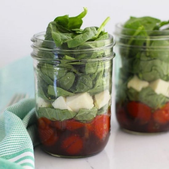 Tomato Caprese Mason Jar Salad