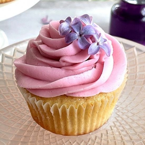 Lilac Cupcakes w/ Lilac Frosting