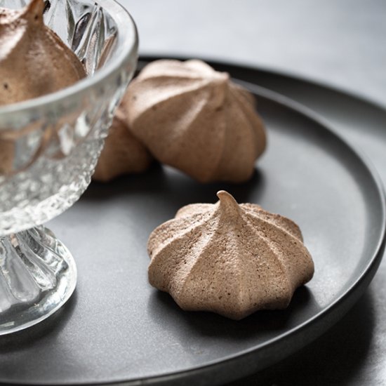 Vegan Cocoa Meringue Kisses