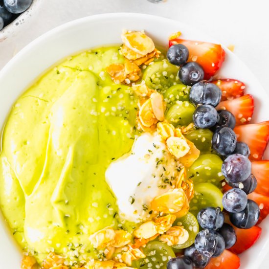 Gloriously Green Smoothie Bowl