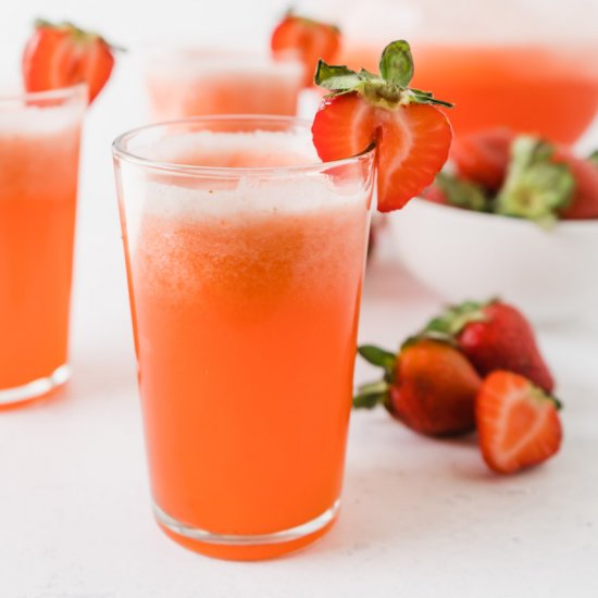 Homemade Fresh Strawberry Lemonade