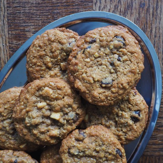 Oatmeal raisin cookies