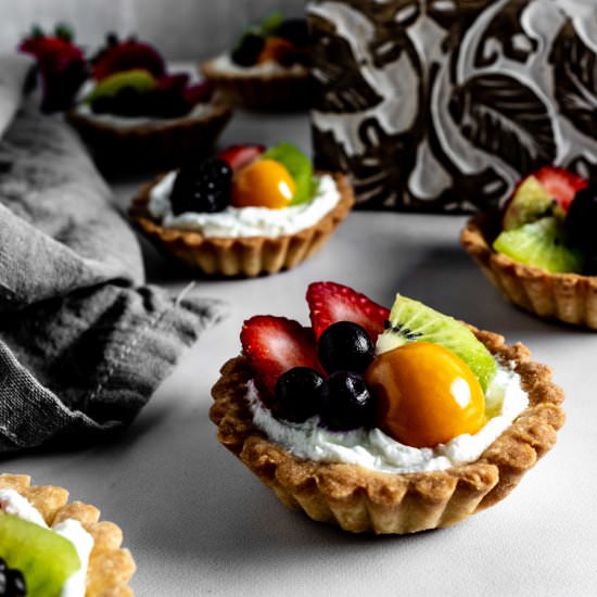 fruit tartlets + mascarpone cream