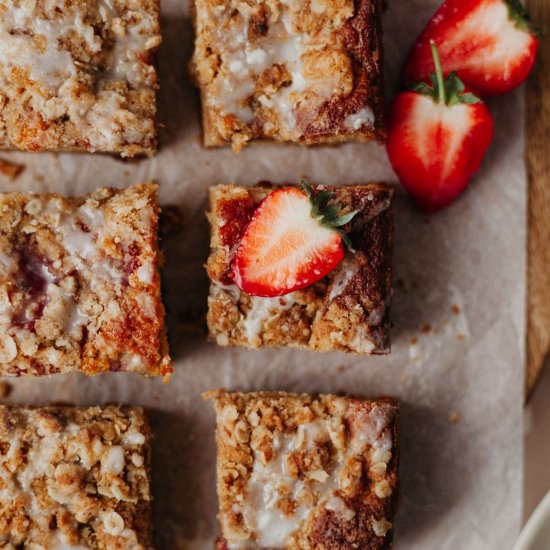 Strawberry Crumble Cake