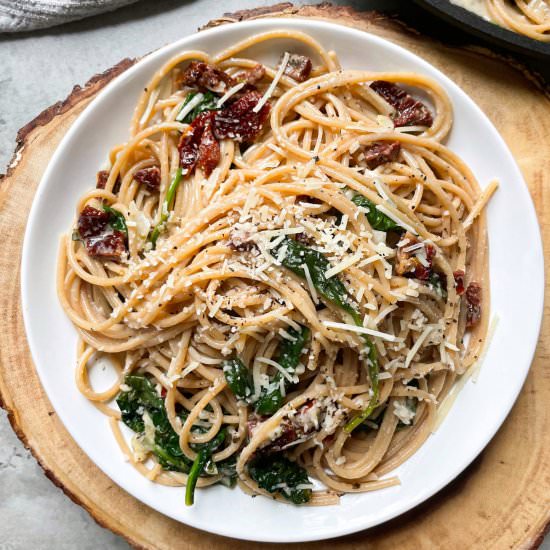 Sun Dried Tomato and Spinach Pasta