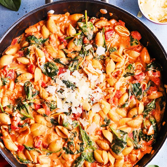 Creamy Tomato Pasta Skillet