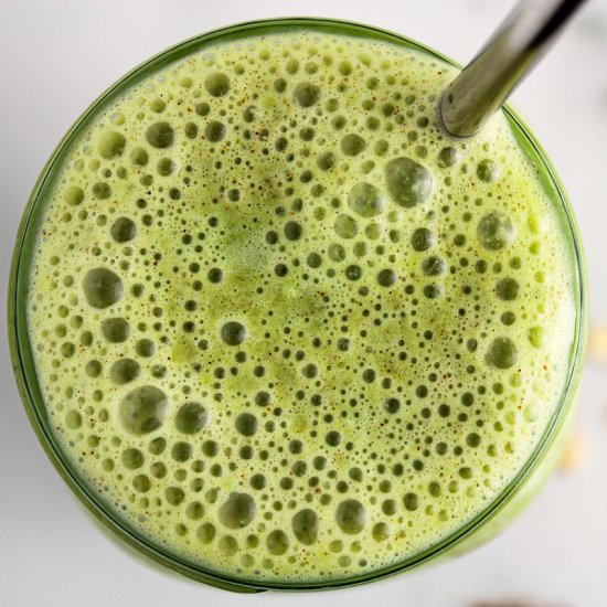 The BEST Green Breakfast Smoothie