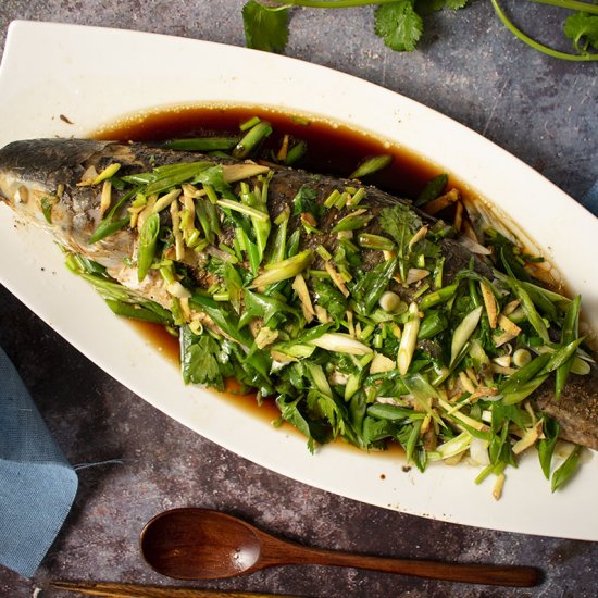 Steamed Fish Chinese-Style {清蒸鱼}