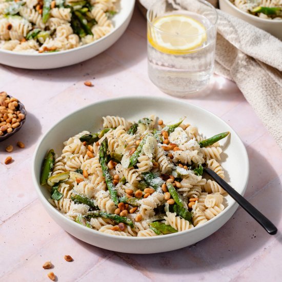 LIGHT ASPARAGUS PASTA