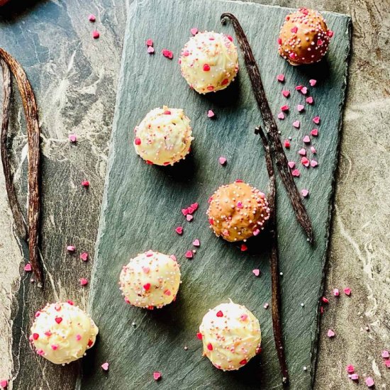 Gorgeous Homemade Cake Pops Recipe