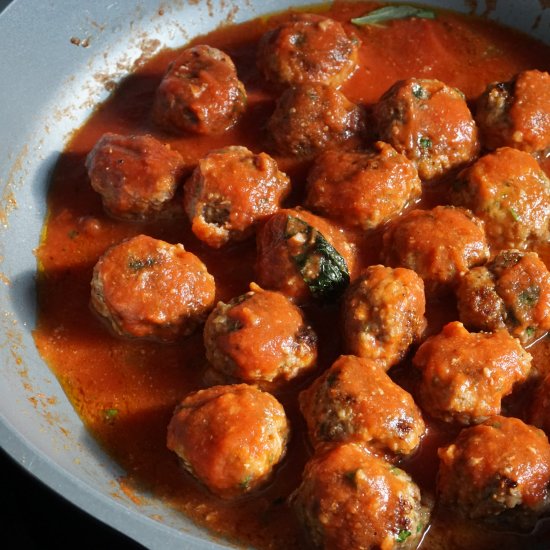 Italian Meatballs, Tomato and Basil