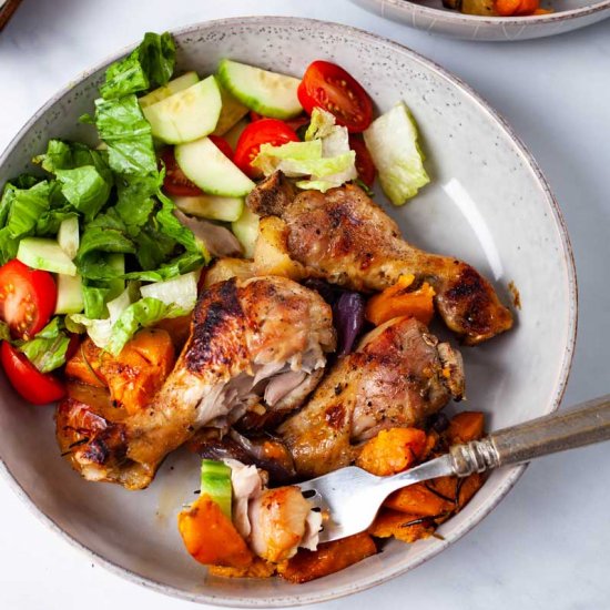 One-pan chicken drumsticks meal