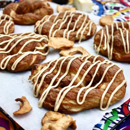 Apple Cinnamon Pretzels!