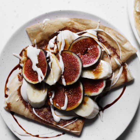 vegan crêpes with tahini cream