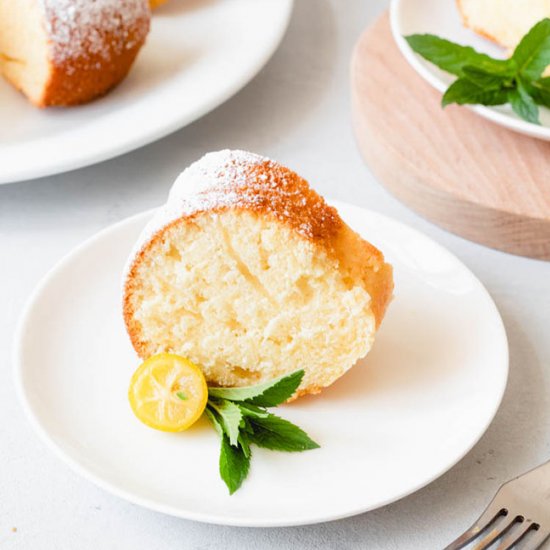 Simple bundt cake